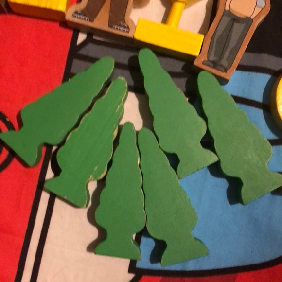 B2G1 Train accessories polar express trees people - Picture 2 of 6